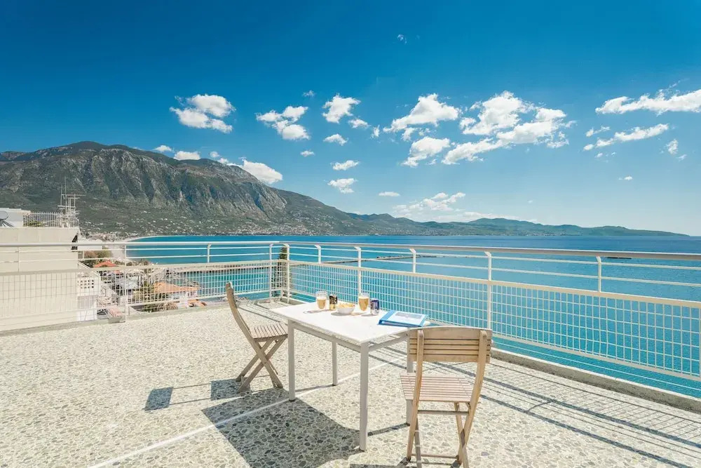 Seafront Penthouse LEO