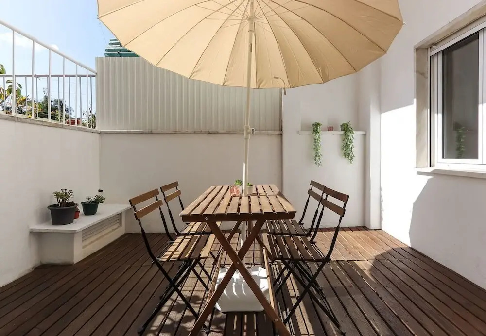 Entrecampos Terrace by Homing