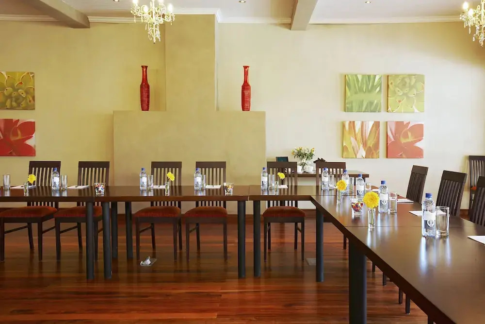 Chapmans Peak Beach Hotel