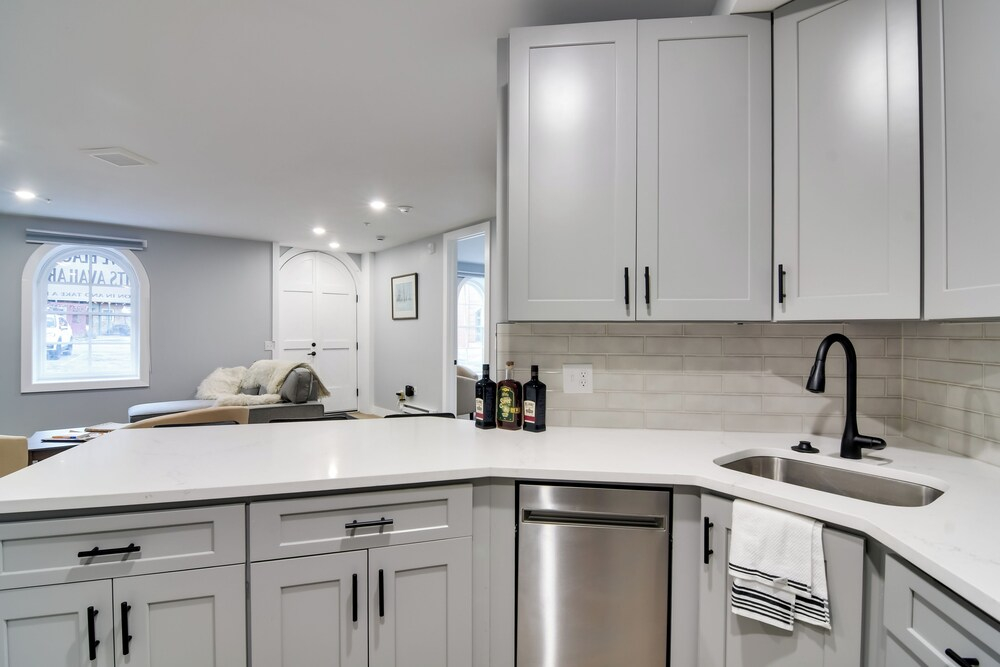 Walkable Townhome in the Heart of Central City!