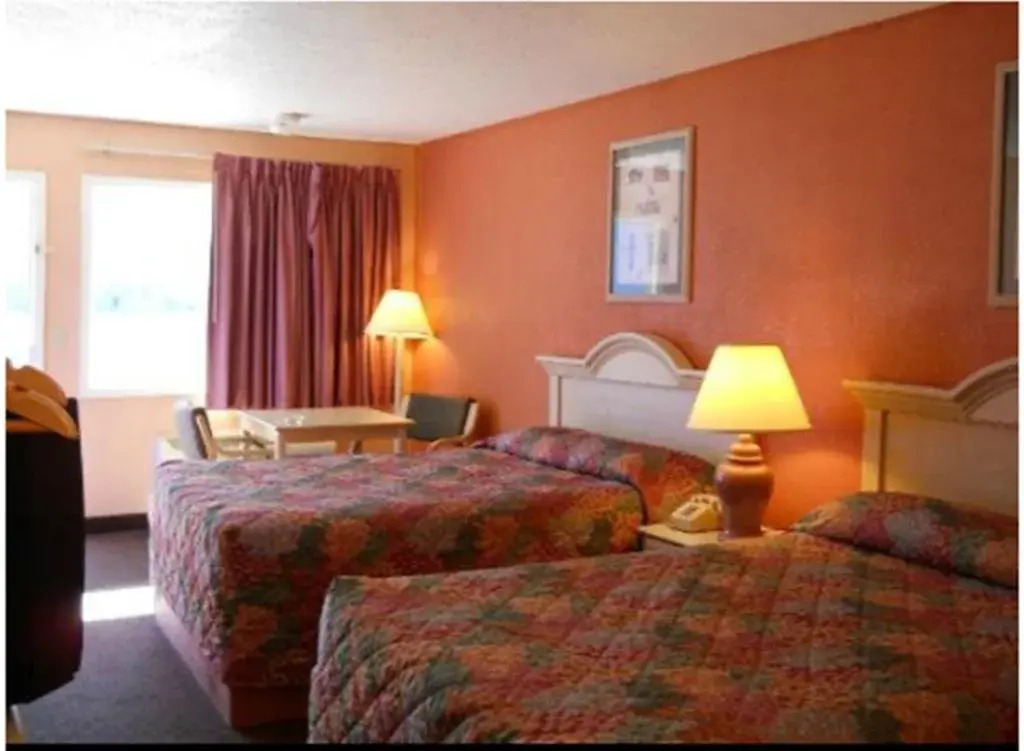 Travelodge by Wyndham Thomasville AL