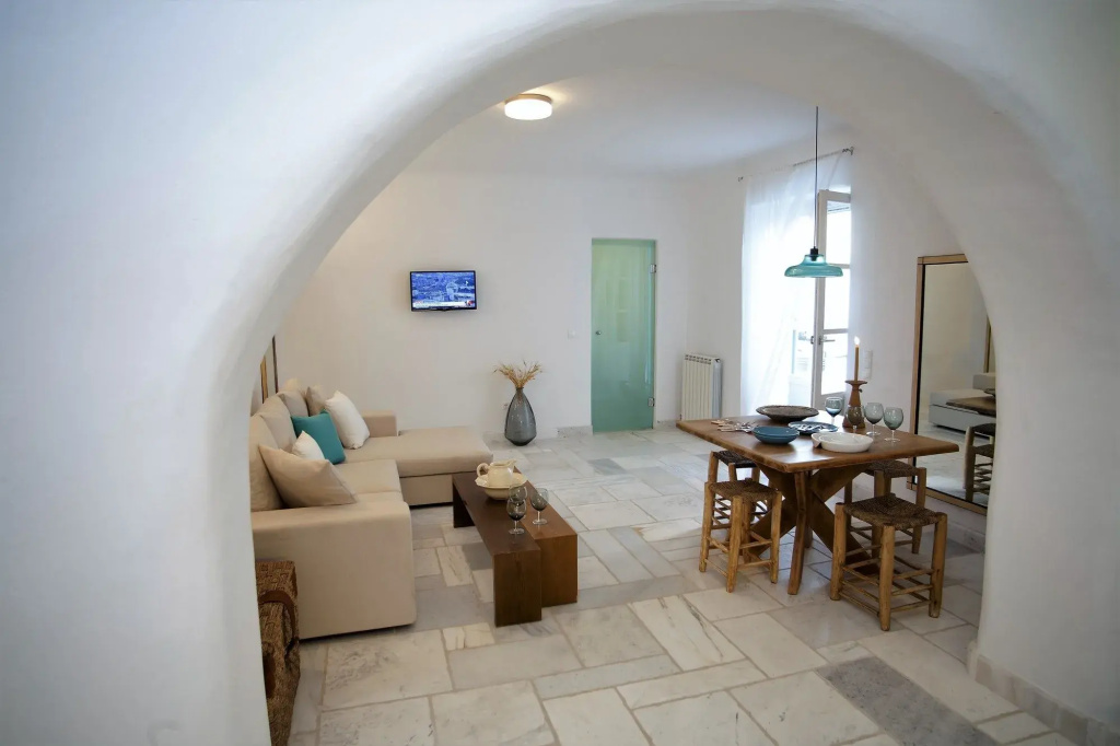 Mykonos Moussa