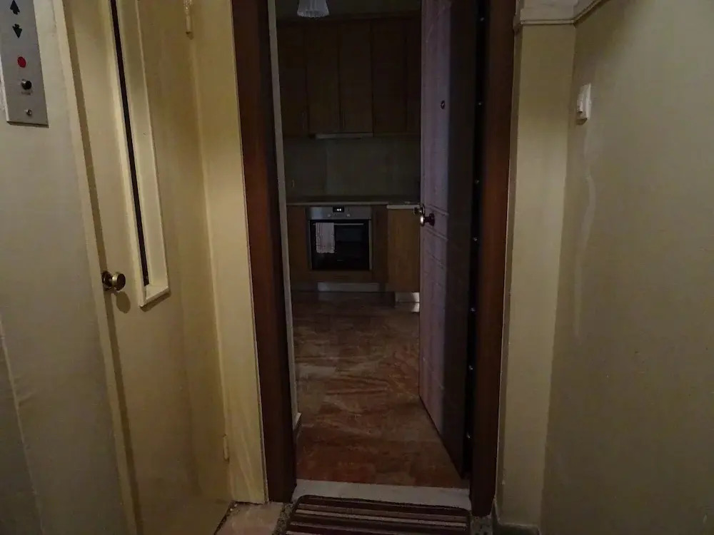 Modern Traditional Central Apartment