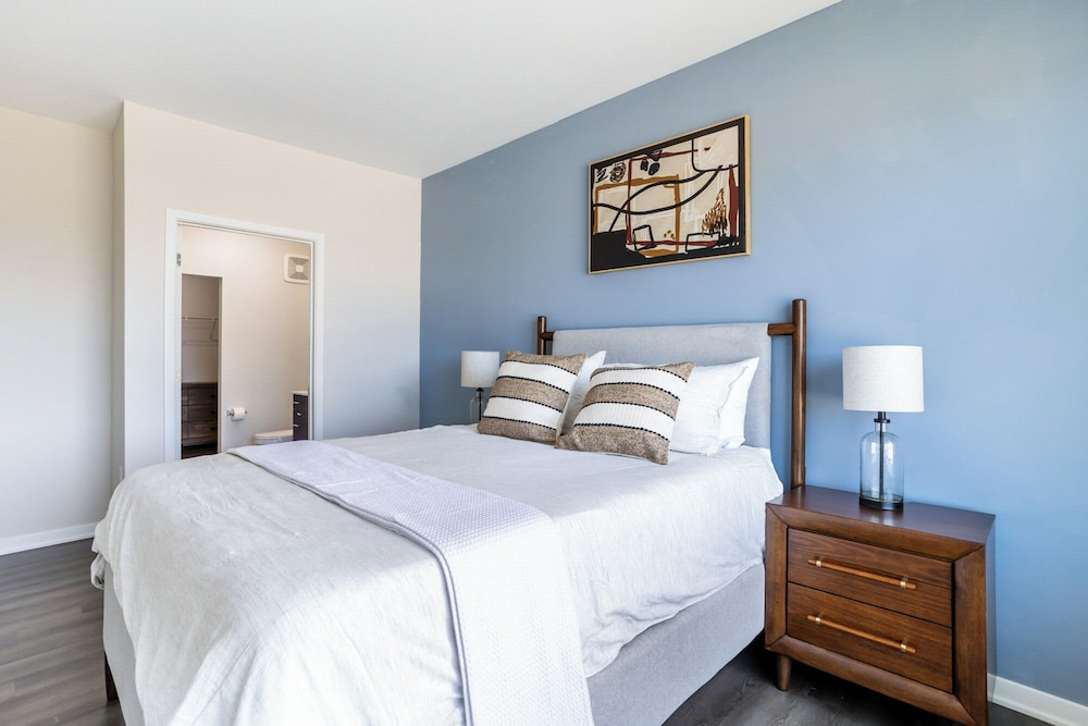 Landing Furnished Apartments Near Northside