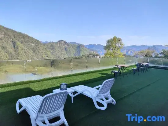 Avatar Mountain Resort—Mountain View | Swimming Pool | Free Station Pick-up | Western Cuisine