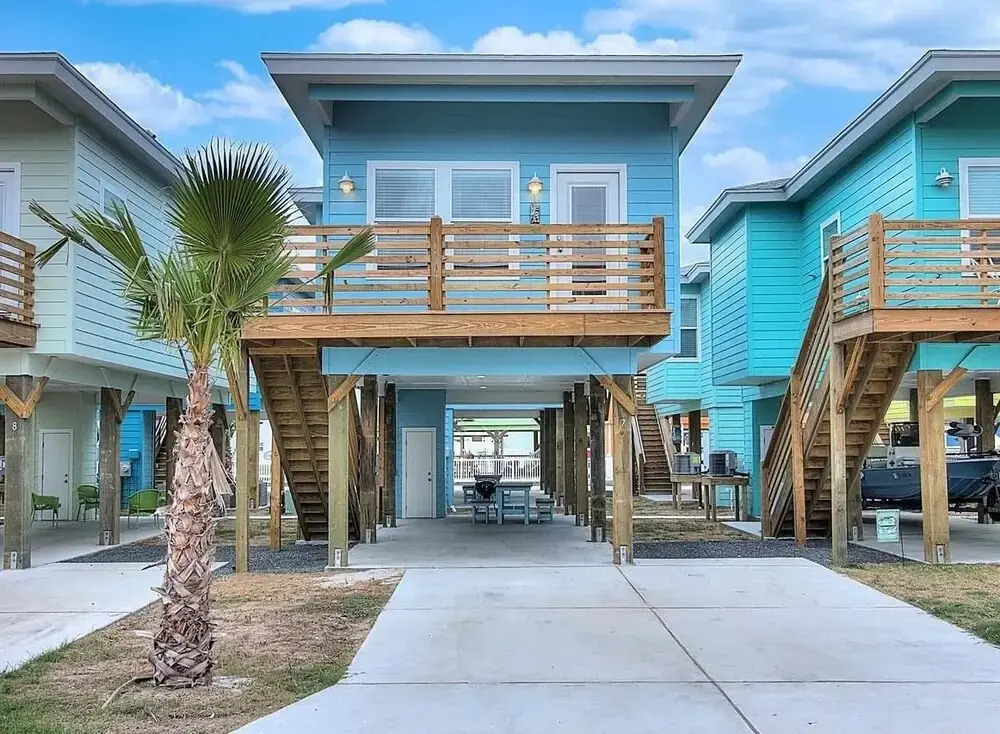 Sea Clusion 2 Bedroom Bungalow by Redawning