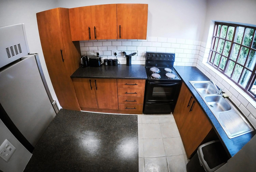 Strelitzia Place