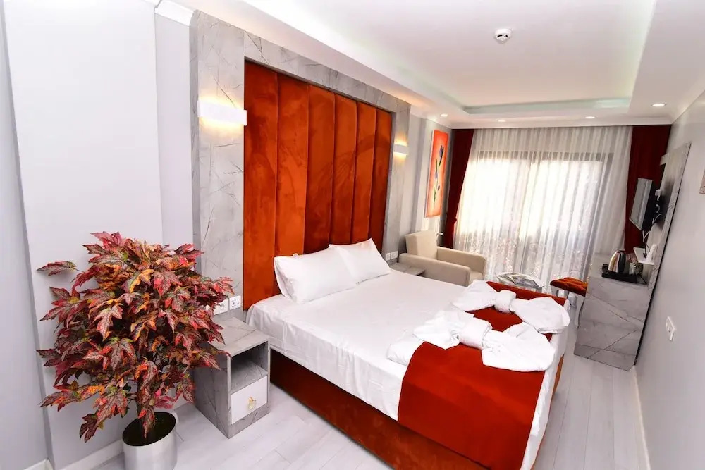 Hotel By Sofia