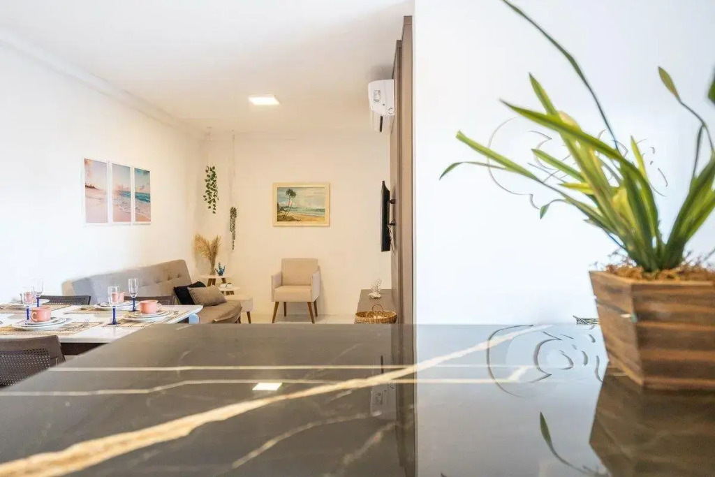 Apartamentos em Bal Piçarras 150M DA PRAIA com Sacada Wi Fi, Piscina, Portaria 24h, Playground e vaga de GARAGEM
