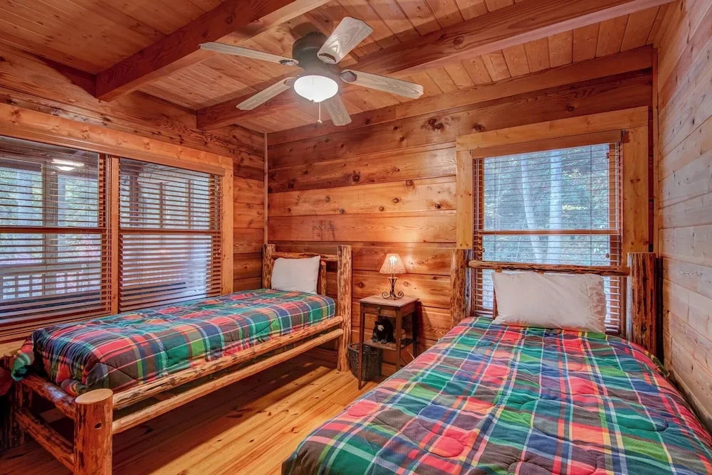 Bucks Cabin - Minutes From Downtown, pet Friendly