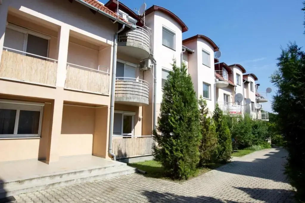 Zoli Apartmanok-Adri Kölcsey 32