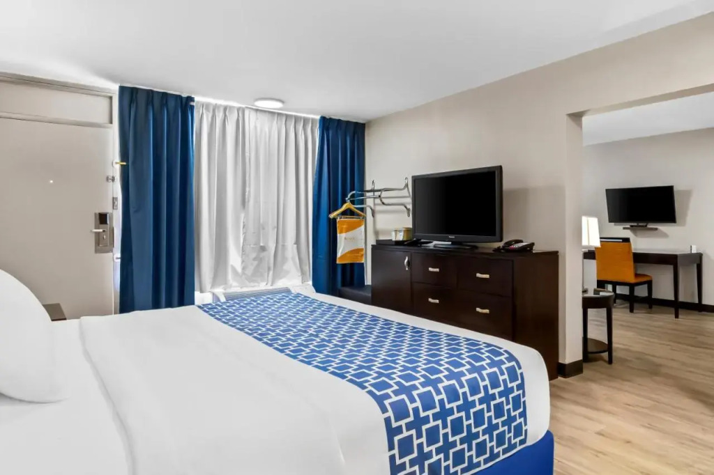 Suburban Studios Orange Park - Jacksonville near Naval Air Station