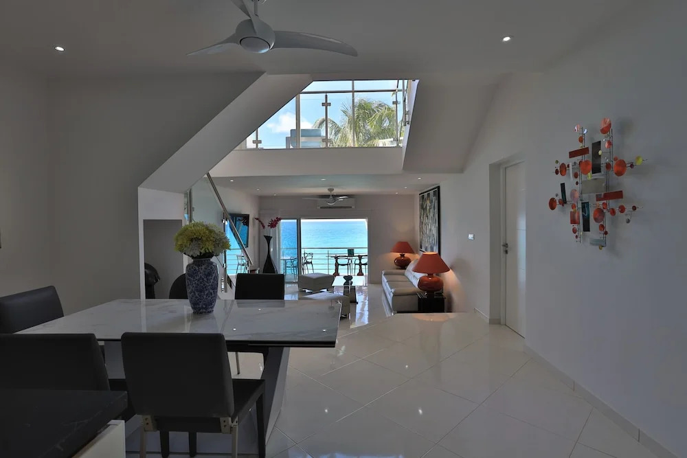 Cupecoy Beach Club