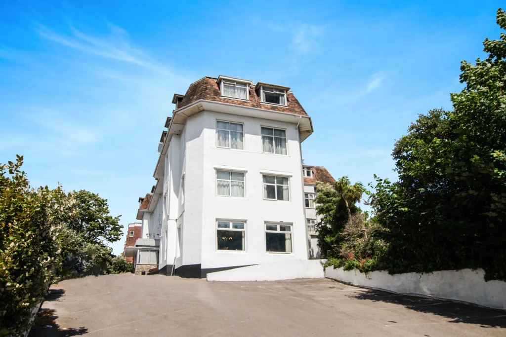 Russel Court Hotel Bournemouth Central