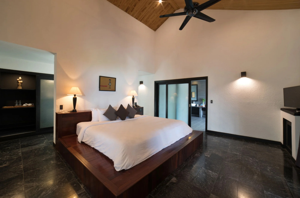 Vedana Lagoon Resort & Spa