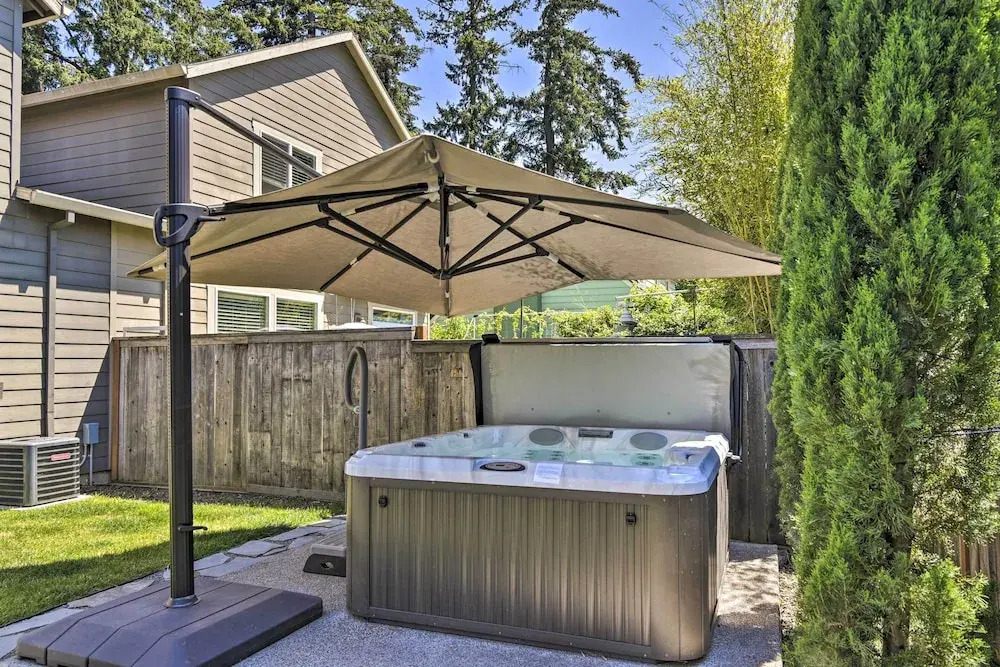 Portland Home w/ Private Hot Tub: 9 Mi to Downtown