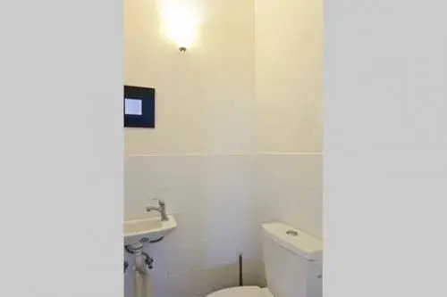 Charming 2 BR Parking Near Beach