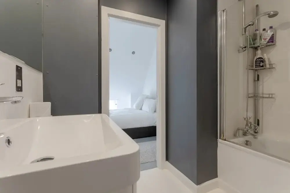 1 Bedroom Retro Apartment