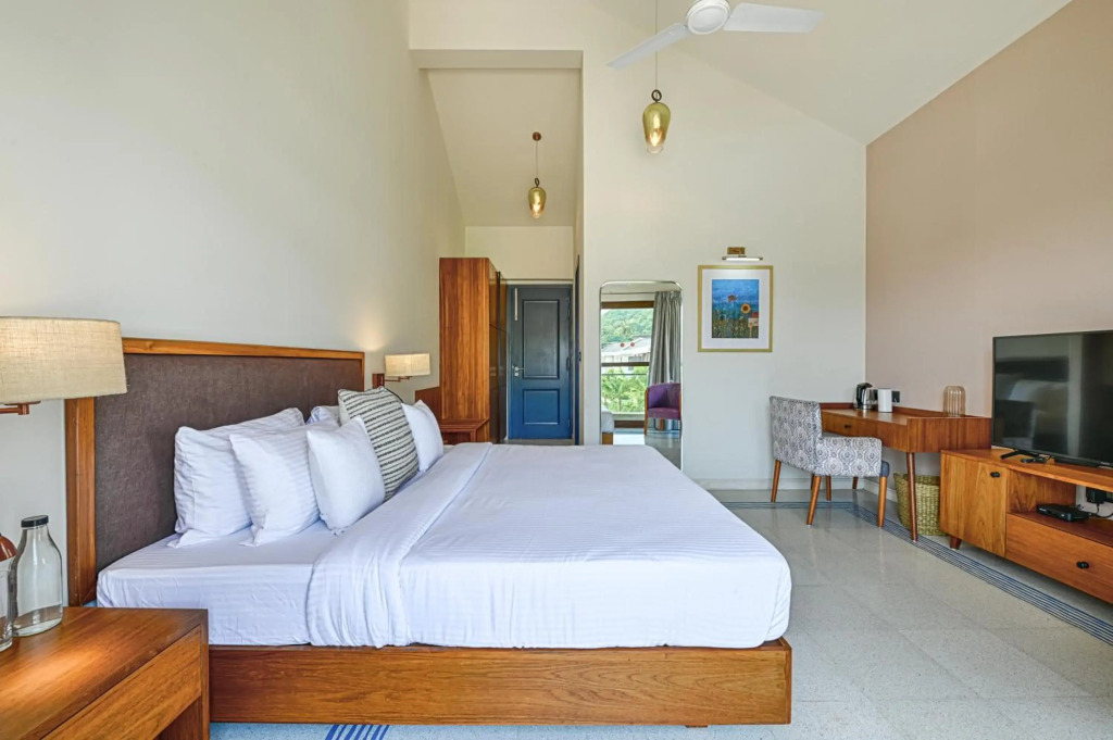Melhor Stays Villa - L-M102 Luxurious 4BHK villa with private pool, Anjuna
