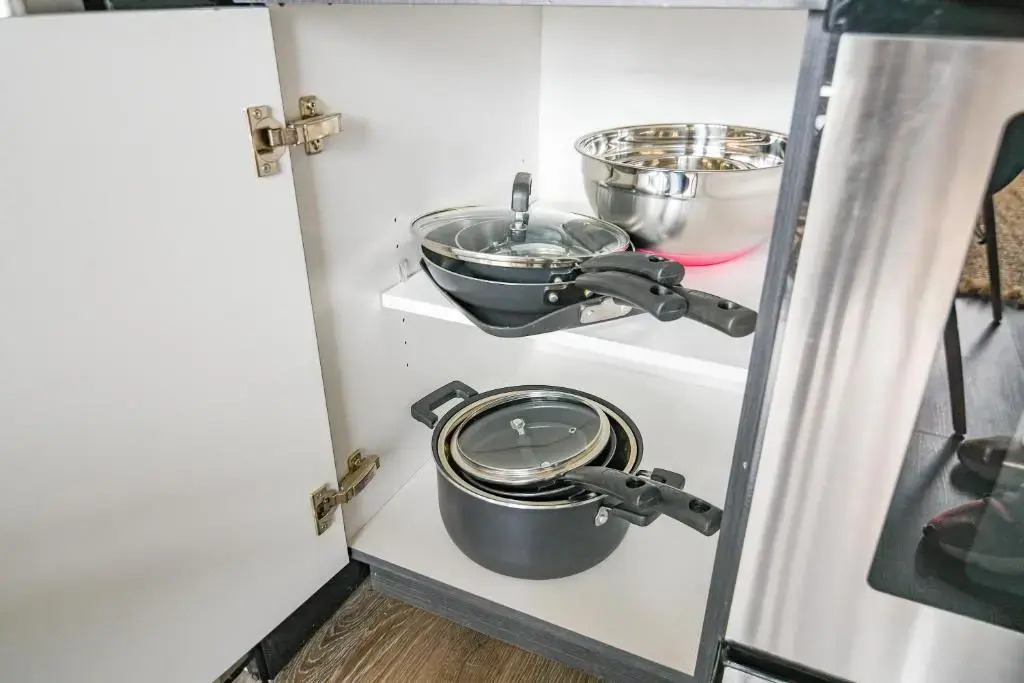 McCormick place luxury Penthouse Duplex with personal rooftop with optional parking for 8 guests