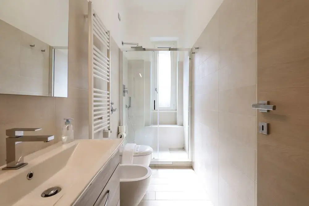 Suitelowcost Sforza