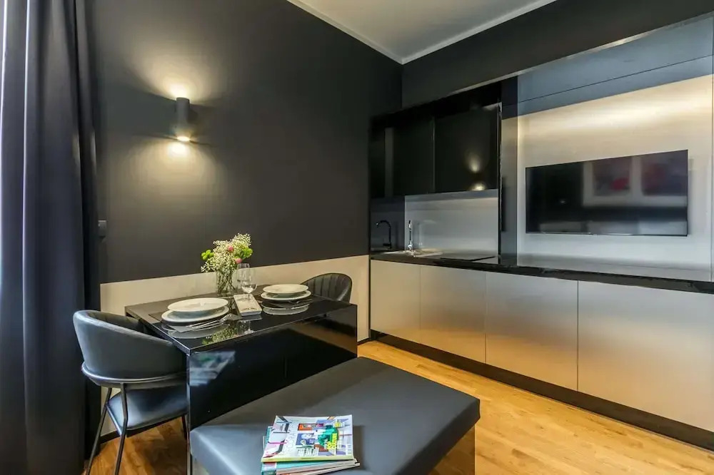Bright Studio With gym and Coworking, Milan