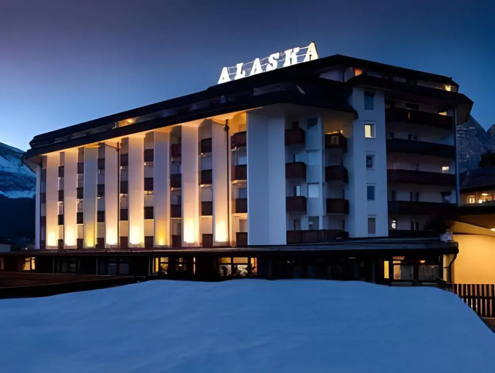 Hotel Alaska Cortina