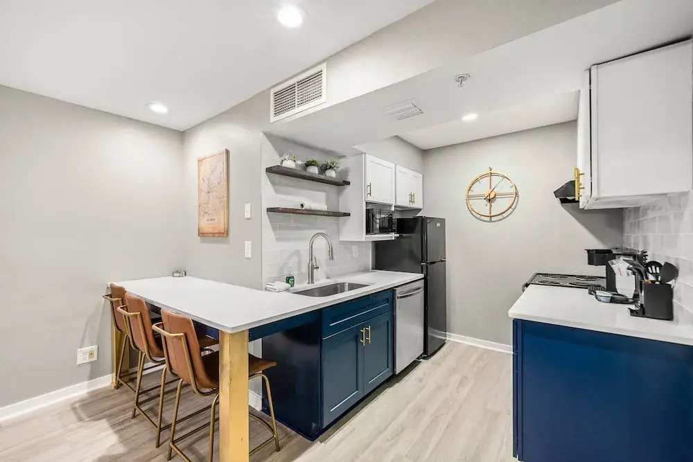 Stylish Buckhead Condo Your Urban Getaway in ATL