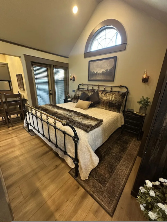 Luxury Gold Miner Cottage Walk to Britt