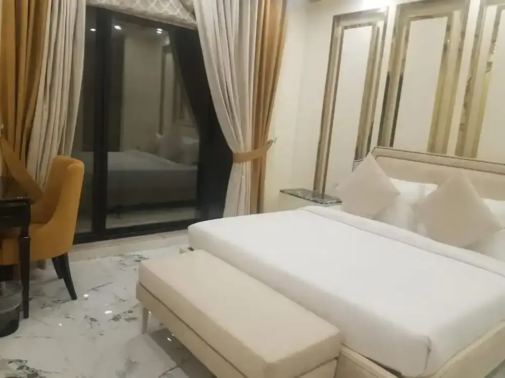Oasis Suite Hotel