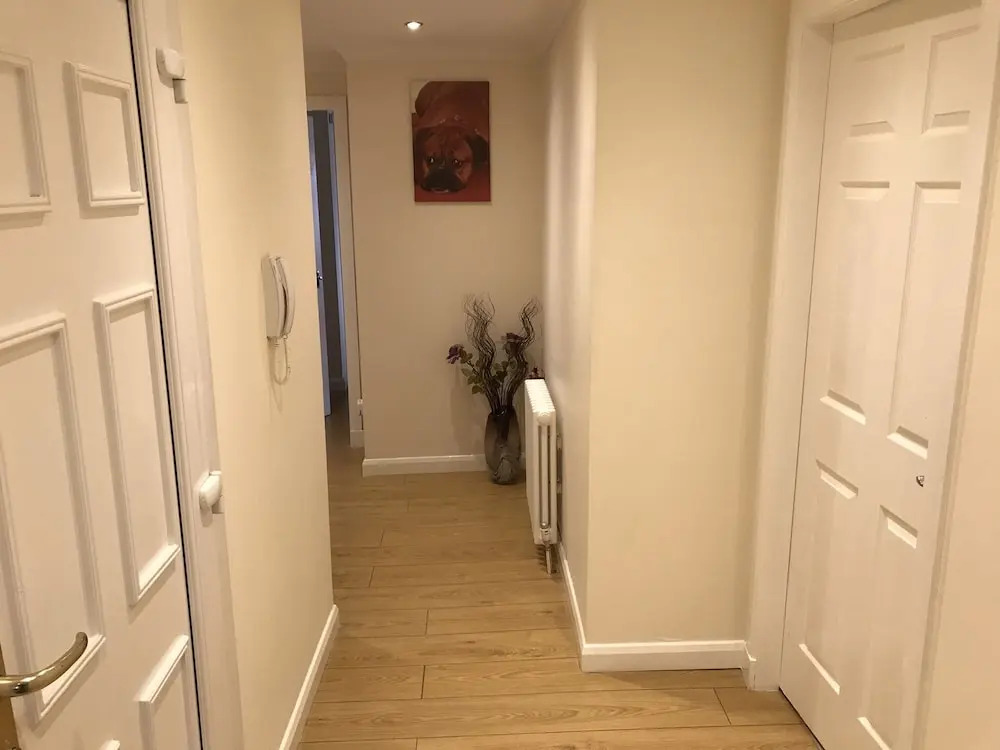3-bed Apartment - Sleeps 6 - Parking, Wifi, Pets