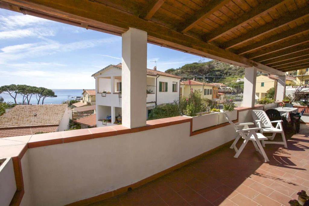 Three-room Clara with sea view 6 Beds in Seccheto-CLARA VISTA MARE