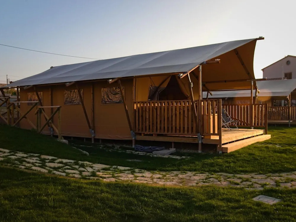 Farmhouse Tent in Marche Near Adriatic Sea
