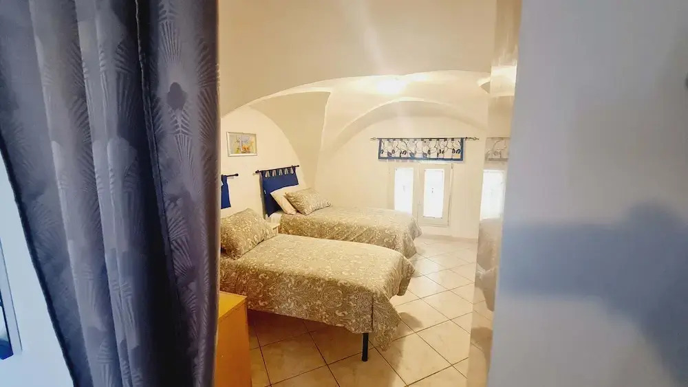 Ambra House