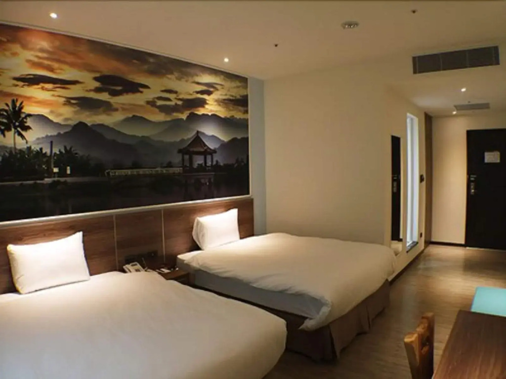 Chii Lih Hotel - Kaohsiung Love River