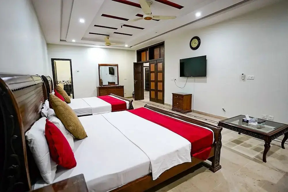 Capri Inn Guest House