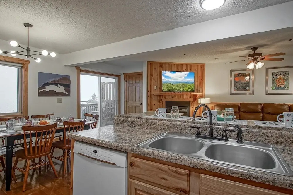 Summit 307D 3Br Condo Close to the Village