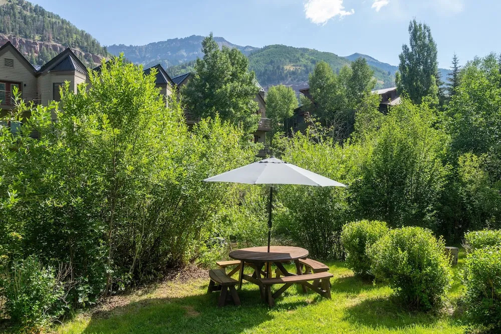 Mountainside Inn 116 by Alpine Lodging Telluride