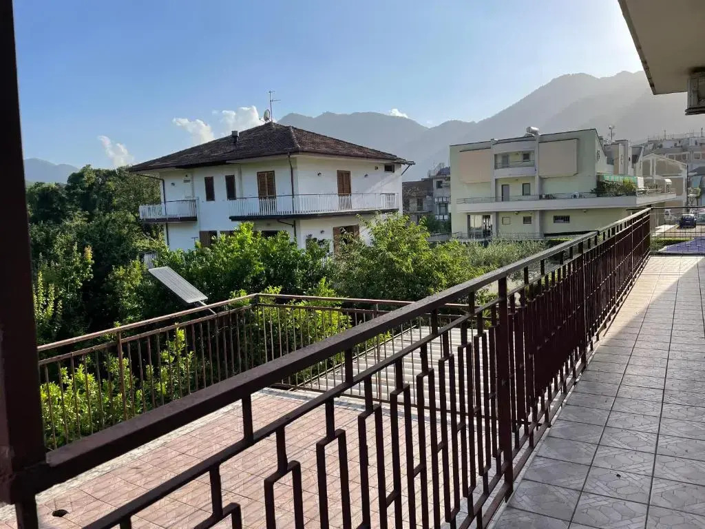 Mezzaluna Guest House
