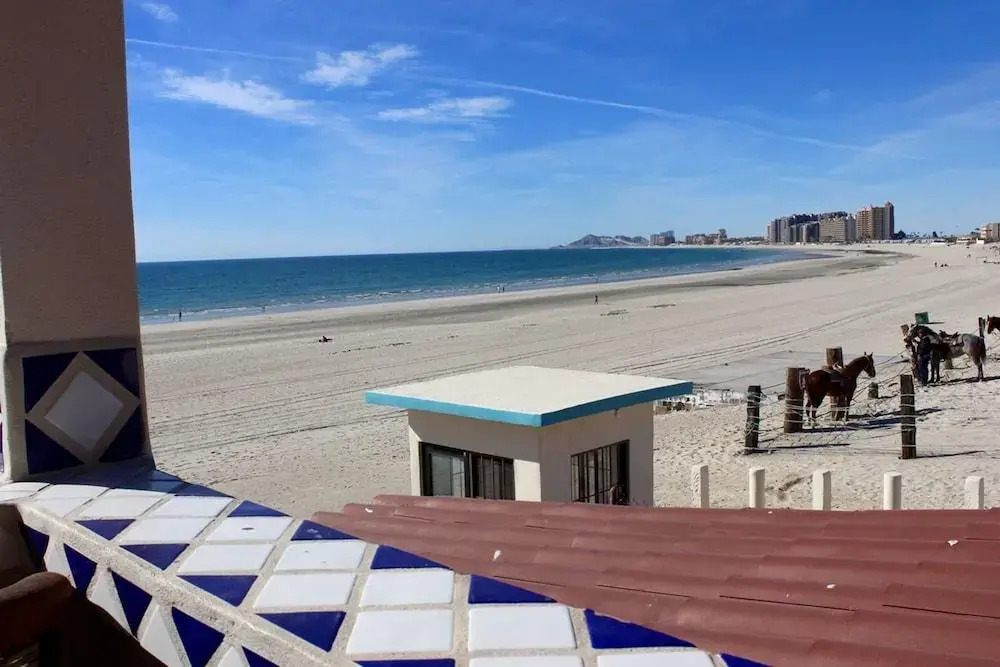 Las Gaviotas 2BR 402 by Casago