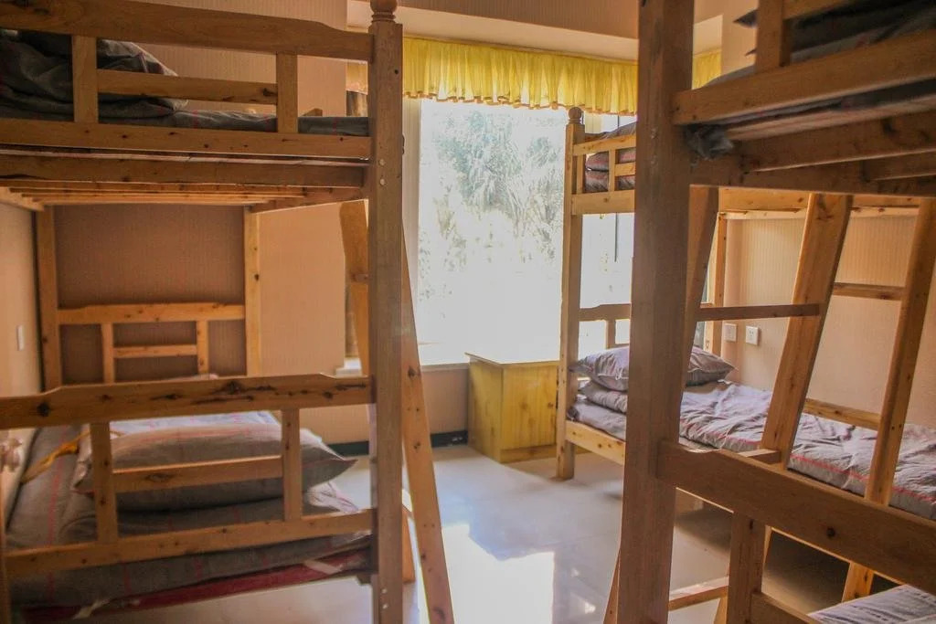 Chongqing Lugang Youth Hostel Longtousi Store