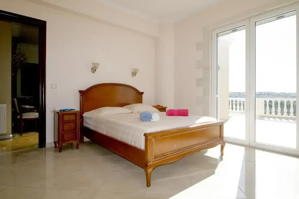 Luxurious Villa Anthi
