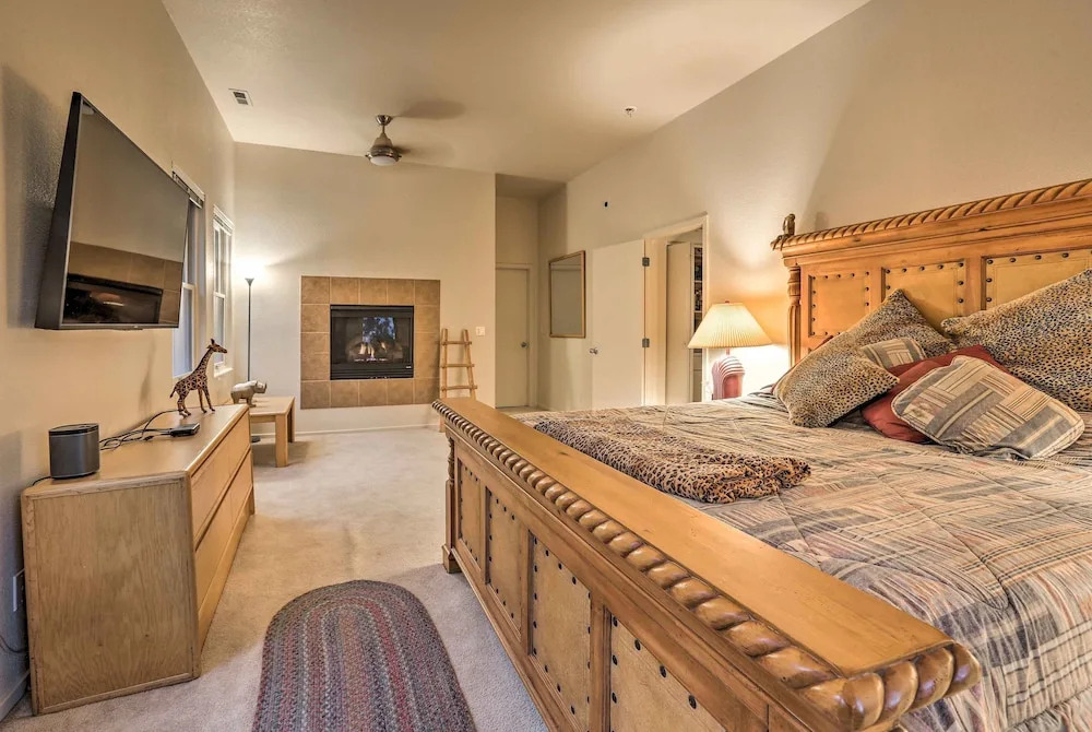 Downtown Manitou Springs Home: Tranquil Creek View