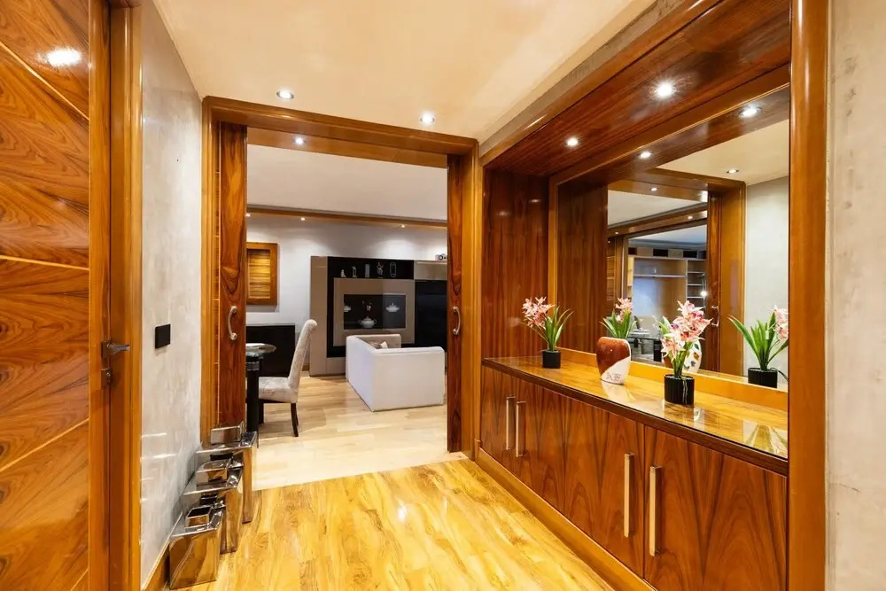 Mayfair Deluxe Apartment