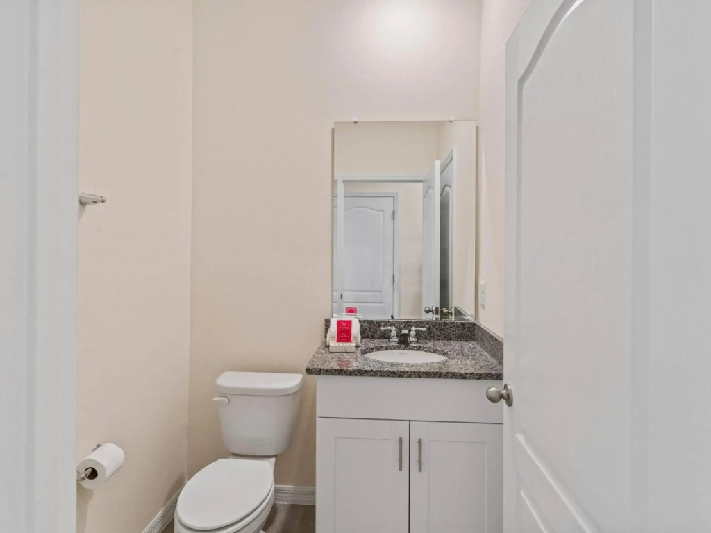 Upstay - Solterra Resort Home w Hot Tub and Pool, Davenport