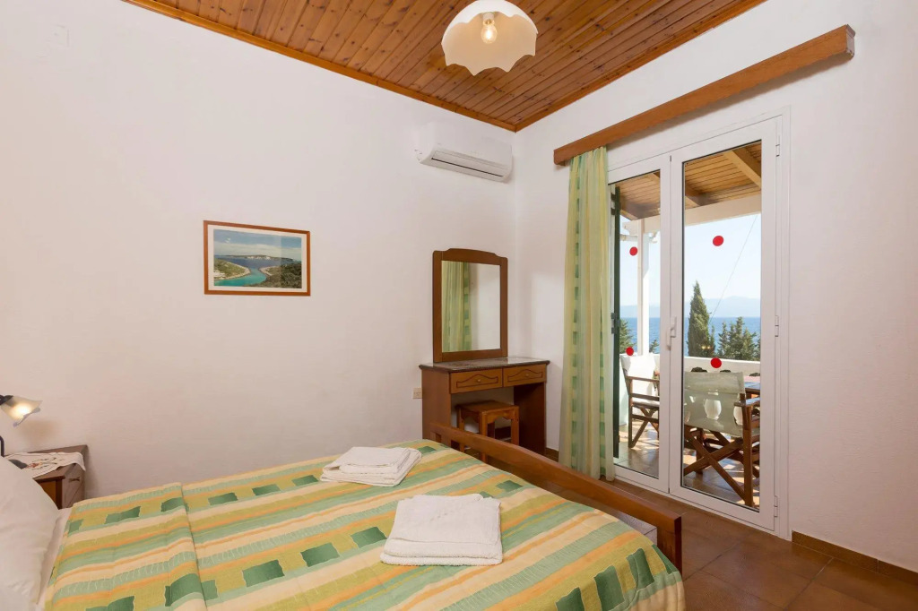 Dolphin Villa 1 Swimming Pool Walk to Beach Sea Views A C Wifi - 580