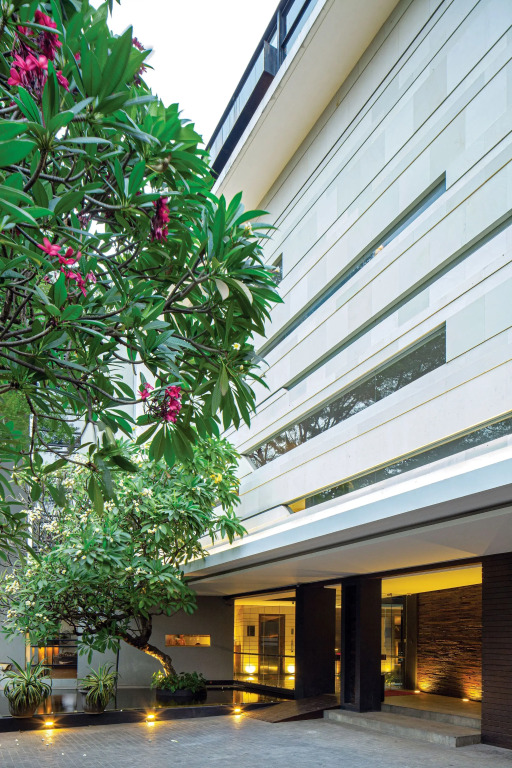 Miers Kuningan, ARTOTEL Curated