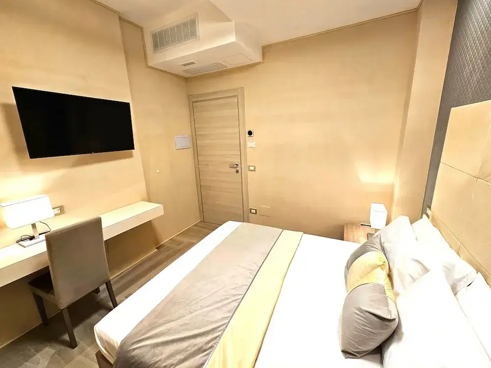 Astoria Supreme - Modern Boutique Suites