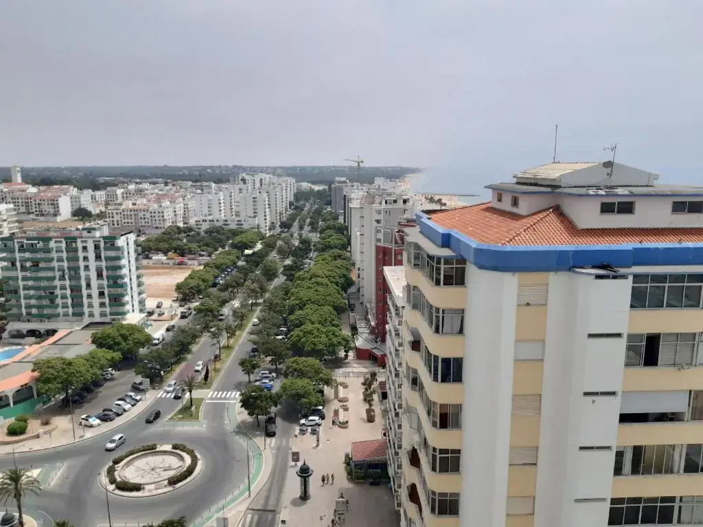 Vista Praia 16- Wifi, Remodelado, 80mt Praia