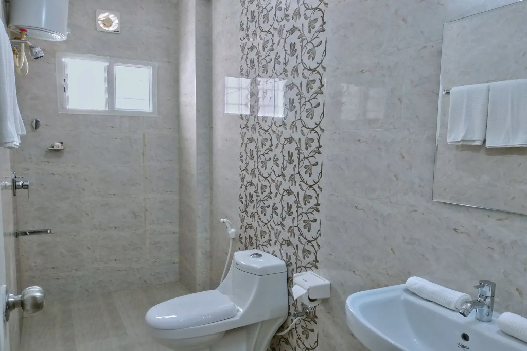 Hotel Kings Suites By OYO Rooms